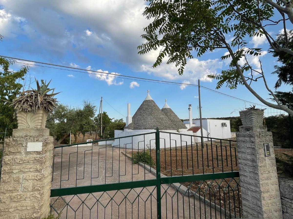 普蒂尼亚诺Trulli Ulivi别墅 外观 照片